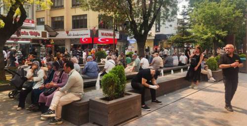 Eskişehirliler Hamamyolu’nda serinliyor