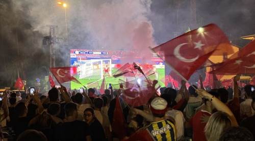 Eskişehirliler milli maçı bekliyor