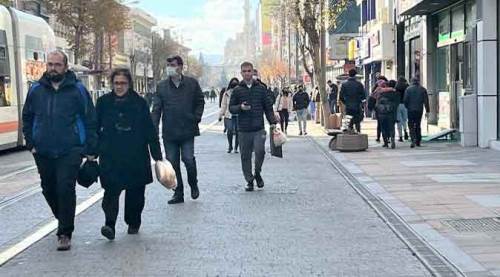 Eskişehirliler tedirgin: Maske zorunluluğu geri getirilsin!