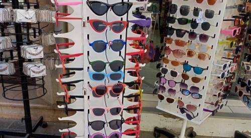 Eskişehirliler tezgahlarda satılan güneş gözlüklerine dikkat!