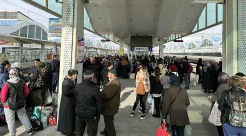 Eskişehirliler tren istasyonuna akın etti 