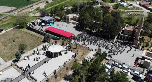 Eskişehirliler Yunus Emre'yi kabri başında andı