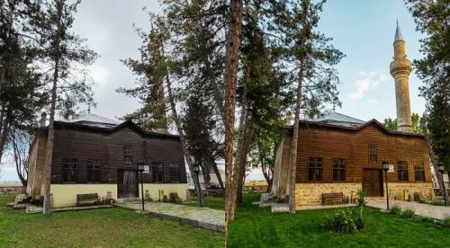 Eskişehirlilere soralım: Yenilensin mi, yoksa kaderine mi terk edilsin?