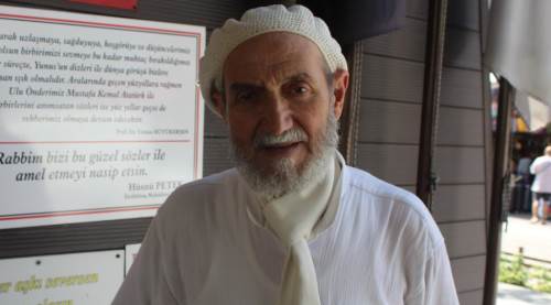 Eskişehirlilerin takdirini topluyor: Muhtarlık duvarına astığı...