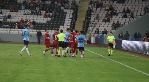 Eskişehirspor - Anadolu Spor Faaliyetleri maçında gergin anlar