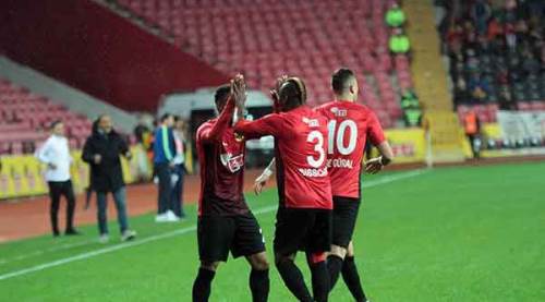 Eskişehirspor: 3 - Elazığspor: 1 maç sonucu (MAÇ ÖZETİ)