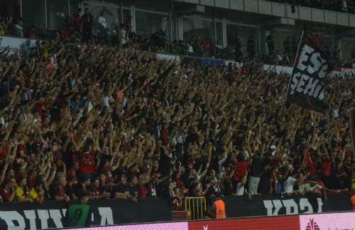 Eskişehirspor, taraftarını ceza almamak için uyardı!