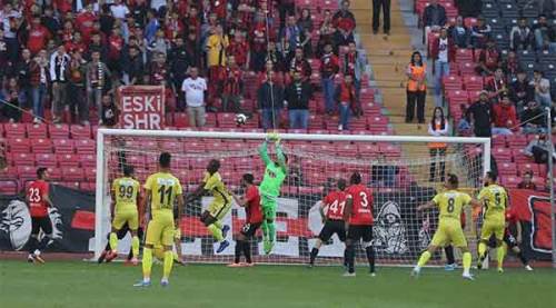 Eskişehirspor 22 maç sonra kalesini gole kapattı