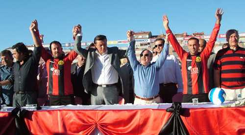 Eskişehirspor’a babalık yaptı