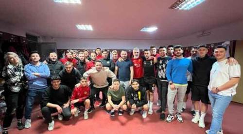 Eskişehirspor’a makasıyla destek verdi