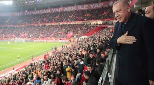 Eskişehirspor'a söz verilen LED panolar gitti