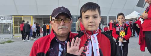 Eskişehirspor aşkı nesilden nesile! Kritik maçta dede-torun tribündeydi