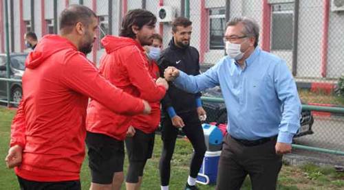 Eskişehirspor'da "sosyal mesafeli" bayramlaşma