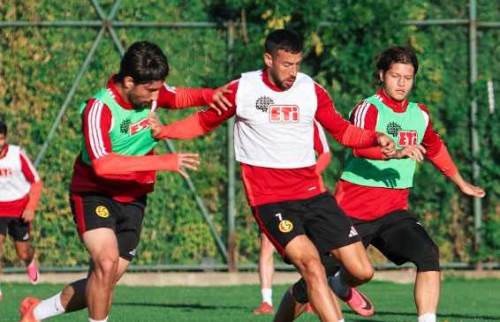 Eskişehirspor’da Balıkesirspor mesaisi sona eriyor! Kamp bugün başlıyor