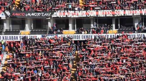 Eskişehirspor'da beklenen haber geldi: Yarın satışta...