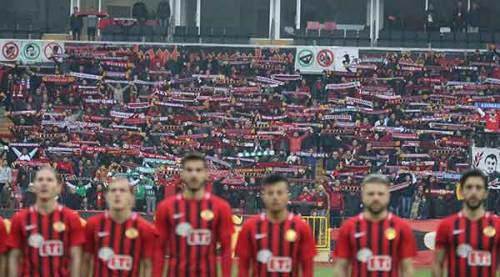 Eskişehirspor'da bir imza kaldı!