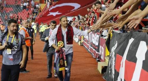 Eskişehirspor'da Fuat Çapa'dan olay tweetler