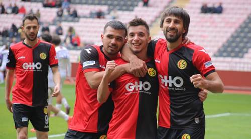Eskişehirspor'da ilk maçta göze girdi