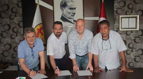 Eskişehirspor'da imzalar atıldı...
