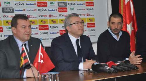 Eskişehirspor'da imzalar sürecek 