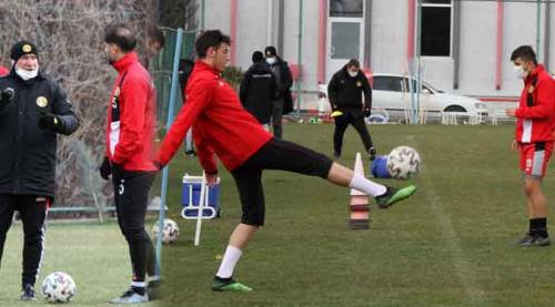 Eskişehirspor'da koronavirüs şoku yaşanıyor
