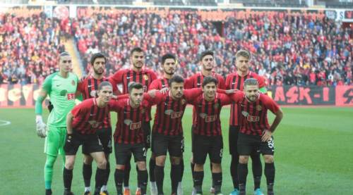 Eskişehirspor'da söz savunmanın