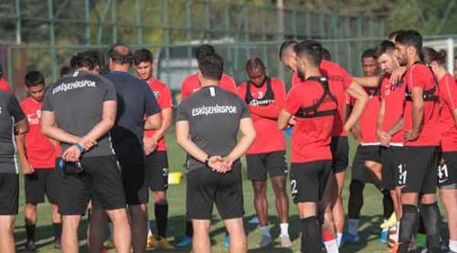 Eskişehirspor'da takımı düşünen yok!