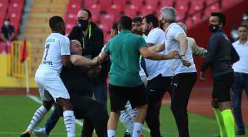 Eskişehirspor'da taraftarın parası cezalara mı gidiyor?