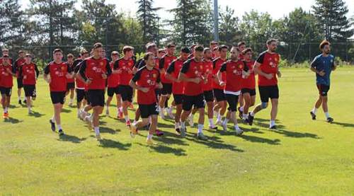 Eskişehirspor'da tempo yüksek