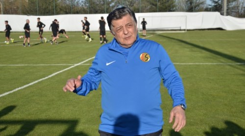 Eskişehirspor'da Yılmaz Vural 7 oyuncuyu kadroya aldı