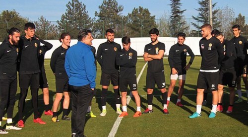 Eskişehirspor'da Yılmaz Vural ile ilk antrenman