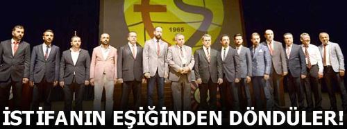 Eskişehirspor'da yönetim istifanın eşiğinden döndü!