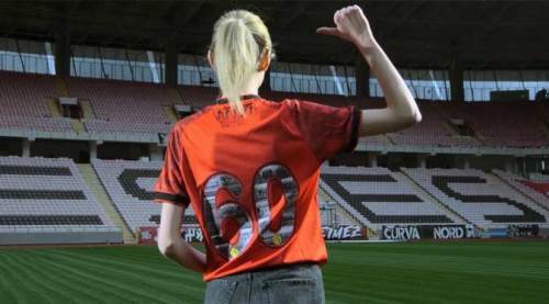 Eskişehirspor'dan 60. yıl formasına efsane tanıtım