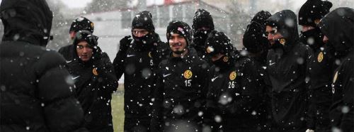 Eskişehirspor'dan kar altında mesai