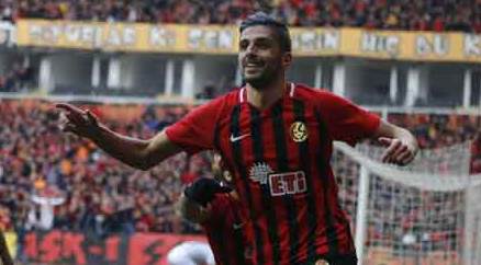 Eskişehirspor'dan son ayrılan Erdal oldu!