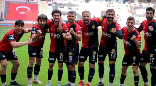 Eskişehirspor derbiden lider çıkmak istiyor