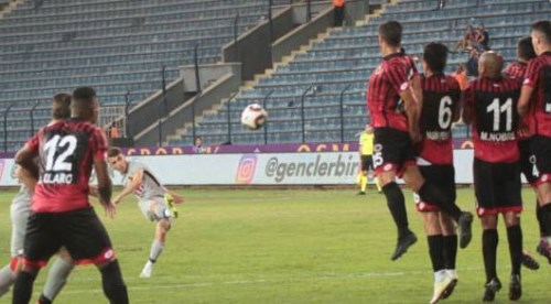 Eskişehirspor Gençlerbirliği'ne farklı yenildi