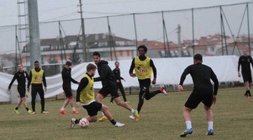 Eskişehirspor Giresunspor'a bileniyor...