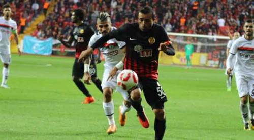 Eskişehirspor için kritik imzayı verdi