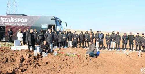 Eskişehirspor Kulübü'nden vefa: Kabri başında anıldı
