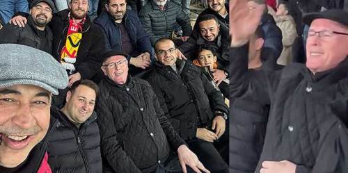 Eskişehirspor maçında Kazım Kurt'un tribünlerdeki coşkusu