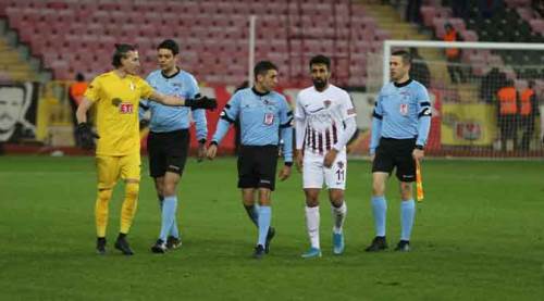Eskişehirspor maçındaki hakemlere tepki sürüyor!