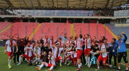 Eskişehirspor şampiyonluğu böyle kutladı