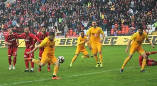 Eskişehirspor sayısız gol pozisyonu kaçırdı!