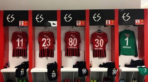 Eskişehirspor soyunma odasından fotoğraf...