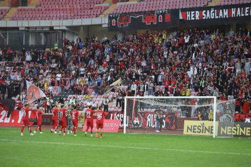 Eskişehirspor taraftarı 3. Lig'de de rekor kırıyor: Es Es'e müthiş destek!