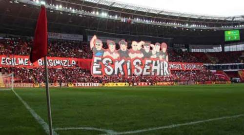 Eskişehirspor taraftarı çileden çıktı