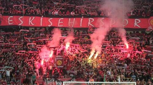 Eskişehirspor taraftarı tribünleri doldurur!