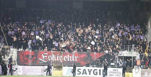 Eskişehirspor taraftarı yine farkını gösterdi: Tam 1500 kişi...