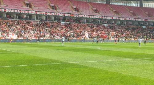Eskişehirspor taraftarı yine göğüsleri kabarttı